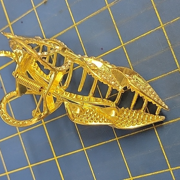 Rhinestone Gold Tone Lily Flower Ribbon 5" Claw Hair Keeper - Picture 4 of 6